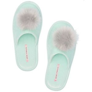 NWT - Victoria's Secret Pom Pom Slippers - S, L